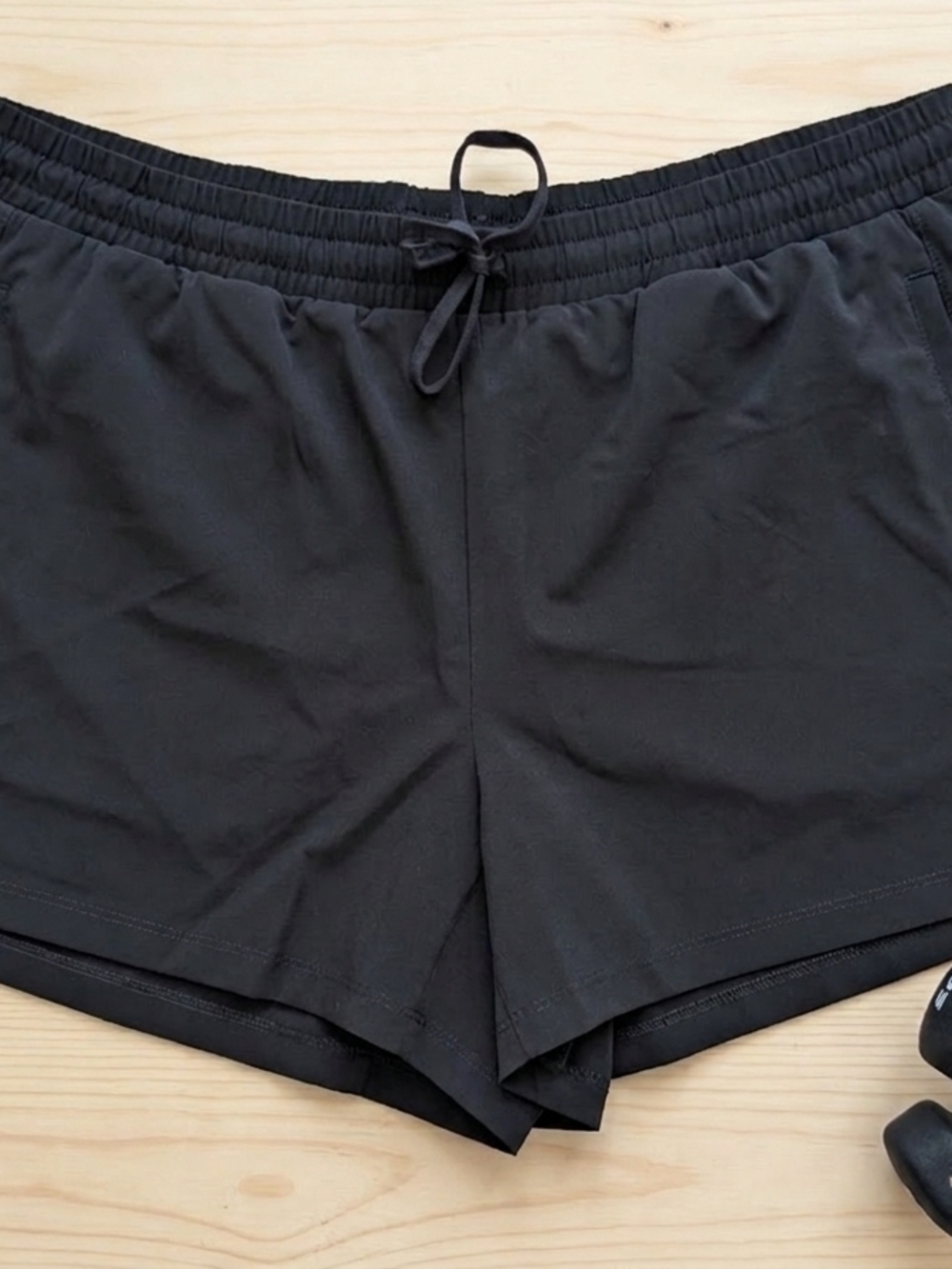 NWT FABLETICS SHORTS 3" SIZE LARGE
